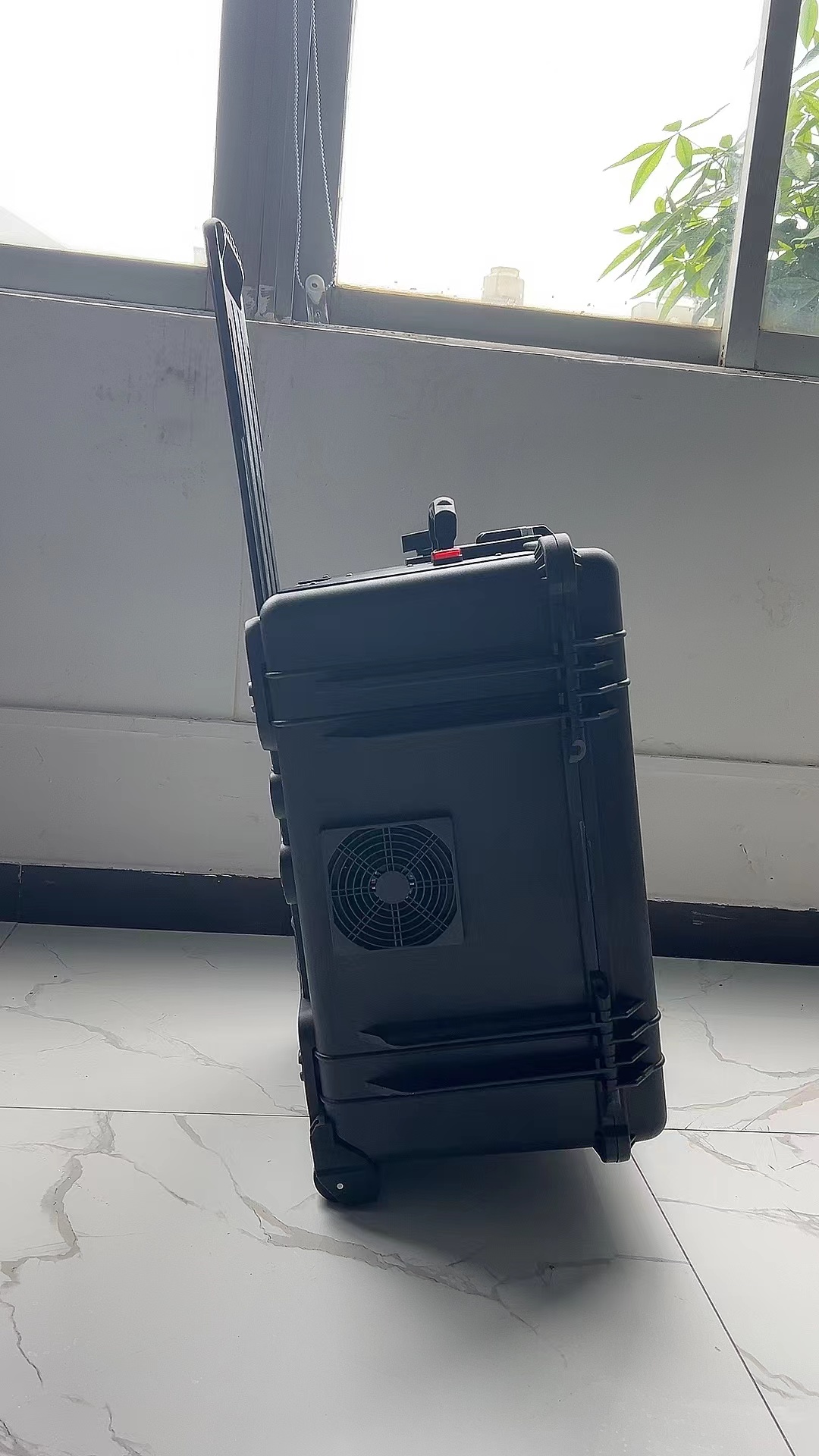 鹤山手拉箱型移动通信干扰器